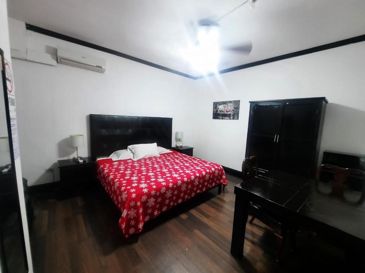 Hotel Garcias Suites, Linares Exterior foto